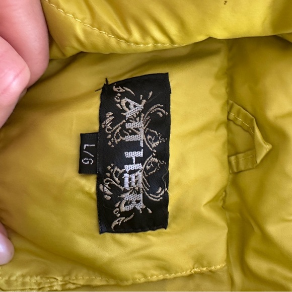 Women's Yellow Quilted puffer Jacket - Picture 4 of 8